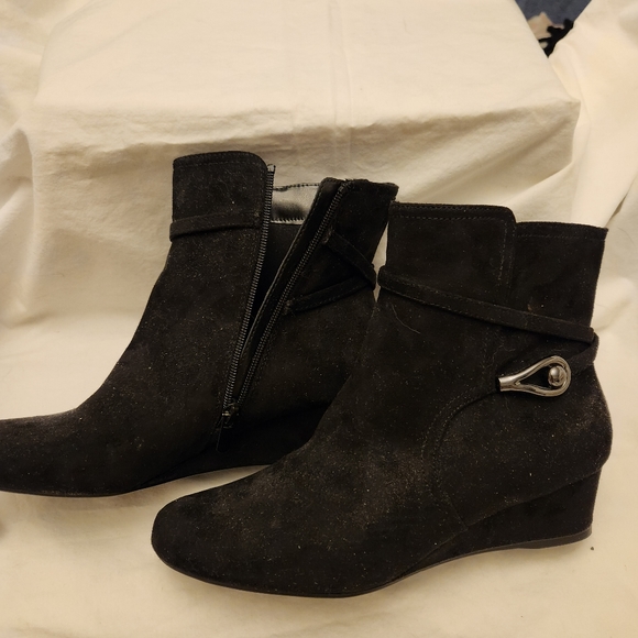 Impo black ankle bootie - Picture 2 of 4